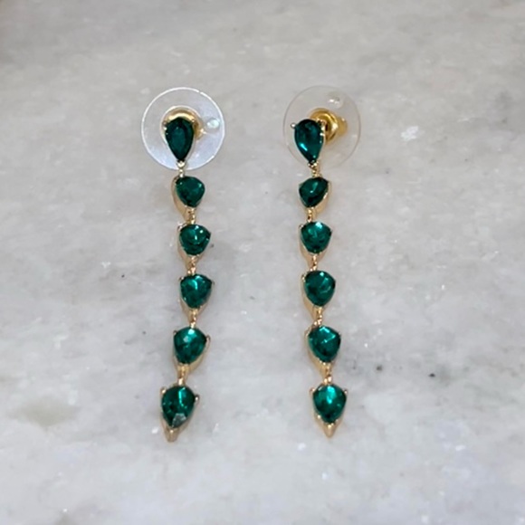 New emerald raindrop dangling earrings - Picture 3 of 4